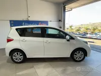 Usata Toyota Verso-S Active 90 CV (66 kW) 2012 Bianco Monovolume