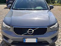 Usata Volvo XC40 Momentum 150 CV (110 kW) 2019 Grigio SUV