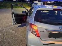 Usata Toyota Yaris Edition 69 CV (50 kW) 2014 Argento Utilitaria
