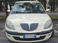 Usata Lancia Ypsilon 69 CV (50 kW) 2004 Giallo Utilitaria