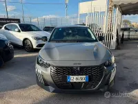 Usata Peugeot 208 Allure 101 CV (74 kW) 2025 Grigio Utilitaria