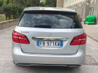 Usata Mercedes B180 109 CV (80 kW) 2015 Argento Utilitaria