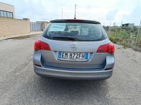 Usata Opel Astra 88 CV (64 kW) 2012 Grigio Berlina