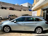Usata Opel Astra Business 110 CV (80 kW) 2017 Azzurro Station wagon