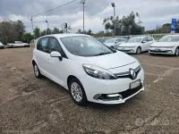 Usata Renault Scénic LIMITED 110 CV (80 kW) 2014 Bianco Monovolume