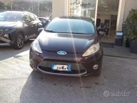 Usata Ford Fiesta Titanium 70 CV (51 kW) 2010 Viola Utilitaria