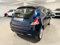 Usata Lancia Ypsilon 95 CV (69 kW) 2018 Blu Utilitaria