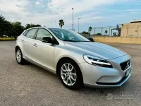 Usata Volvo V40 Business Edition 120 CV (88 kW) 2019 Grigio Berlina
