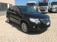 Usata VW Tiguan R-line 140 CV (102 kW) 2010 Nero SUV