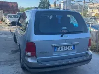 Usata Kia Carnival Comfort 145 CV (106 kW) 2003 Grigio Monovolume