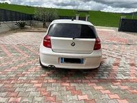 Usata BMW 118 143 CV (105 kW) 2010 Bianco Utilitaria