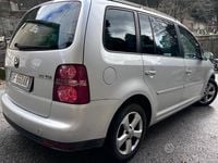 Usata VW Touran Highline 170 CV (125 kW) 2007 Grigio Monovolume
