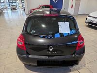 Usata Renault Clio II Dynamique 75 CV (55 kW) 2009 Nero Berlina