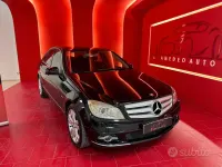 Usata Mercedes C220 Avantgarde 170 CV (125 kW) 2010 Nero Berlina