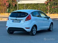 Usata Ford Fiesta Titanium 68 CV (50 kW) 2010 Bianco Berlina