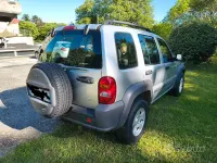 Second-hand Jeep Cherokee 143 CP (105 kW) 2003 SUV