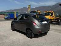Usata Lancia Ypsilon 69 CV (50 kW) 2022 Grigio Utilitaria