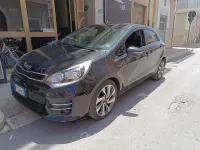 Usata Kia Rio 90 CV (66 kW) 2016 Nero Berlina