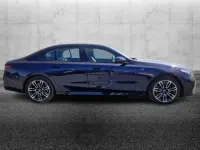 Usata BMW 530e M Sport 299 CV (219 kW) 2024 Blu/azzurro Berlina