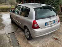 Usata Renault Clio II 65 CV (47 kW) 2003 Grigio Berlina