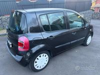 Käytetty Renault Modus 75 HP (55 kW) 2009 Musta Tila-auto