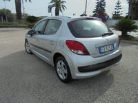 Usata Peugeot 207 70 CV (51 kW) 2010 Argento Berlina