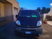 Usata Opel Vivaro 135 CV (99 kW) 2006 Nero Monovolume