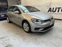 Używany VW Golf VII Trendline 116 KM (85 kW) 2019 Srebrny Sedan/Limuzyna