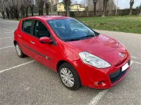 Usata Renault Clio Luxe 75 CV (55 kW) 2010 Rosso Utilitaria