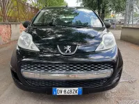 Usata Peugeot 107 68 CV (50 kW) 2009 Nero Utilitaria