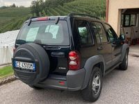 Usata Jeep Cherokee 163 CV (119 kW) 2006 Nero SUV