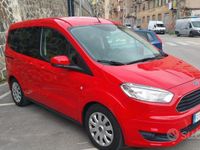 Usata Ford Tourneo Courier 95 CV (69 kW) 2016 Rosso Monovolume