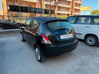 Usata Lancia Ypsilon Gold 69 CV (50 kW) 2018 Nero Utilitaria