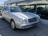 Usata Mercedes E200 1998 Argento