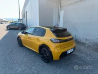 Usata Peugeot 208 GT 101 CV (74 kW) 2021 Giallo Utilitaria