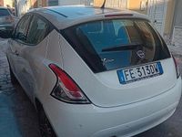Usata Lancia Ypsilon 95 CV (69 kW) 2016 Bianco Utilitaria