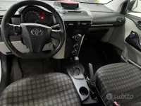 Usata Toyota iQ 68 CV (50 kW) 2011 Bianco Utilitaria