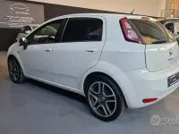 Usata Fiat Punto Easy 75 CV (55 kW) 2012 Bianco Utilitaria