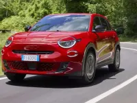 Nuova Fiat 600 Icon 101 CV (74 kW) 2026 Argento SUV
