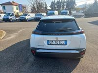 Usata Peugeot e-2008 Allure 100 kW (136 CV) 2023 Bianco SUV