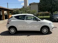 Usata Lancia Ypsilon Platinum 85 CV (62 kW) 2016 Bianco Utilitaria