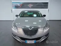Usata Lancia Delta Platinum 120 CV (88 kW) 2013 Oro Utilitaria