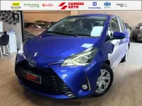 Usata Toyota Yaris Hybrid Active 73 CV (53 kW) 2018 Blu/azzurro Berlina