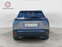 Usata Peugeot 2008 S 131 CV (96 kW) 2023 Grigio SUV