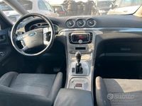 Usata Ford S-MAX Titanium 140 CV (102 kW) 2008 Nero Monovolume