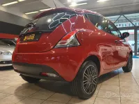 Usata Lancia Ypsilon Gold 69 CV (50 kW) 2018 Rosso Utilitaria