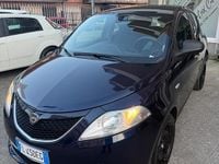 Usata Lancia Ypsilon Silver 69 CV (50 kW) 2017 Blu Utilitaria
