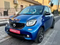 Usata Smart ForFour Proxy 71 CV (52 kW) 2015 Blu Utilitaria