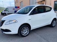 Usata Lancia Ypsilon 80 CV (58 kW) 2014 Bianco Utilitaria