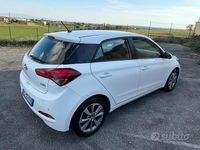 Usata Hyundai i20 GO! 74 CV (54 kW) 2016 Bianco Berlina